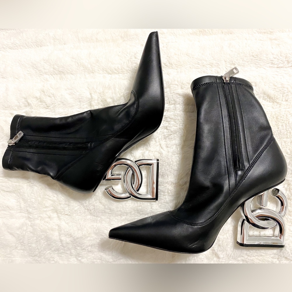 Dolce & Gabbana Logo Heel Booties size 39eu 9us DG Pop Leather Zip Booties
